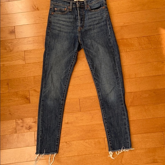 Levi’s Wedgie Skinny - Picture 2 of 4
